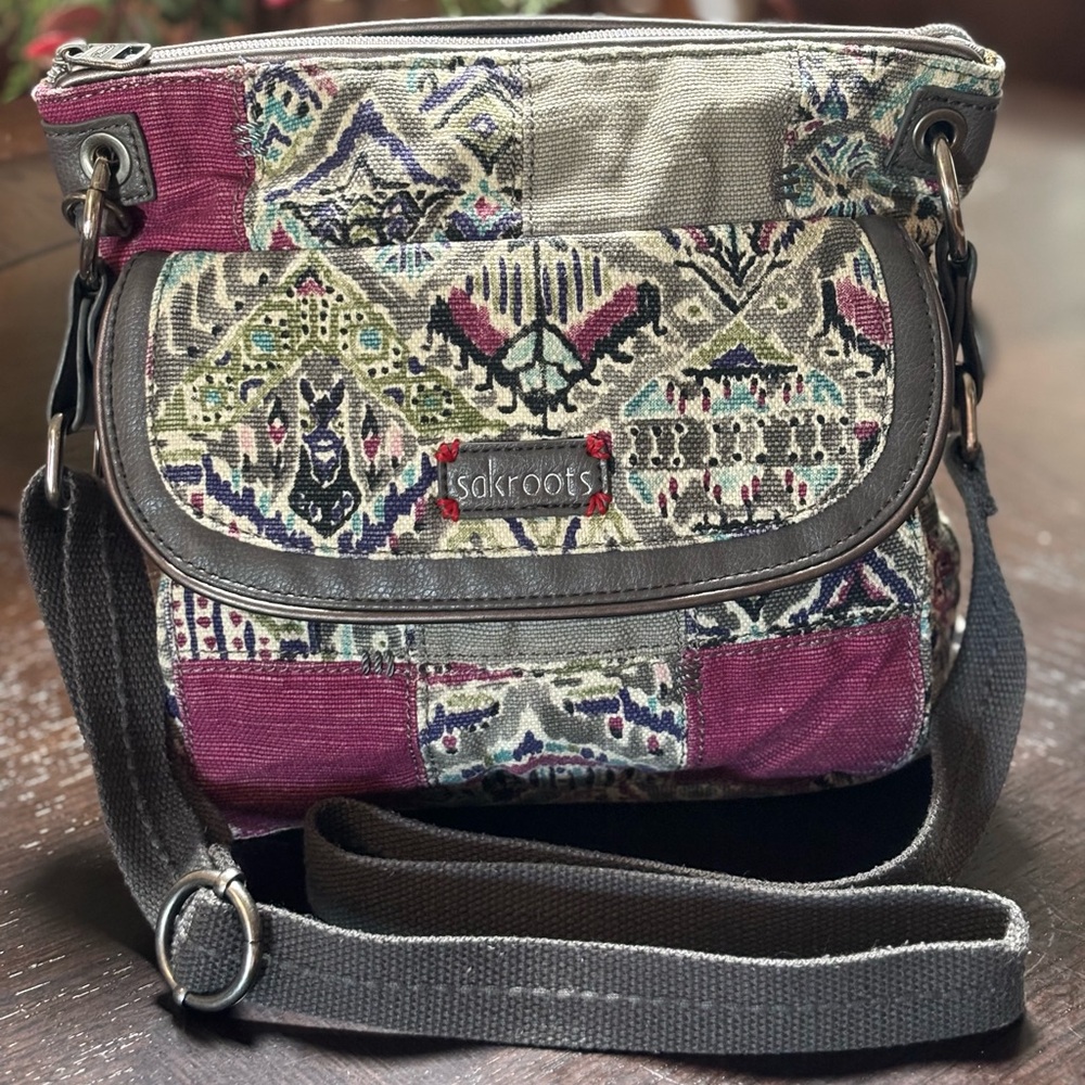 SakRoots crossbody
